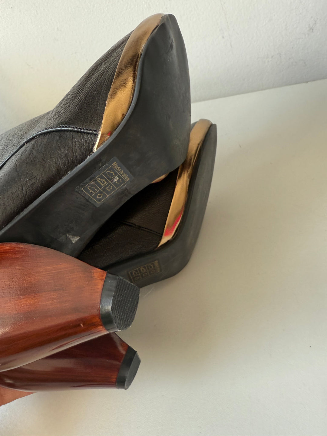 Faryl Robin Black Leather Ankle Boots With Wood Heels Size 9