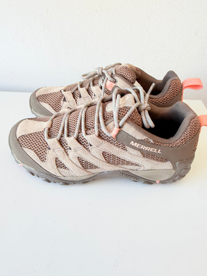 Merrell Alverstone Low Hiking Shoes Size 9 Women’s in Aluminum Tan J033034