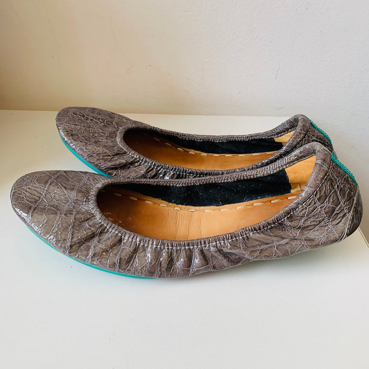 TIEKS Grey Patent Croc Embossed Foldable Ballet Flats Size 10