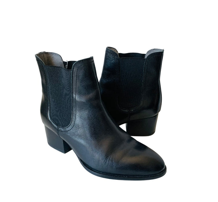 Seychelles Black Leather Slip On Boots Size 7