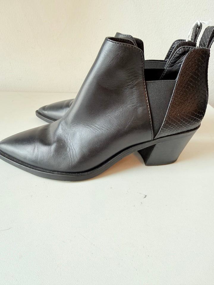 Dolce Vita Sonni Black Leather Ankle Boots Size 7