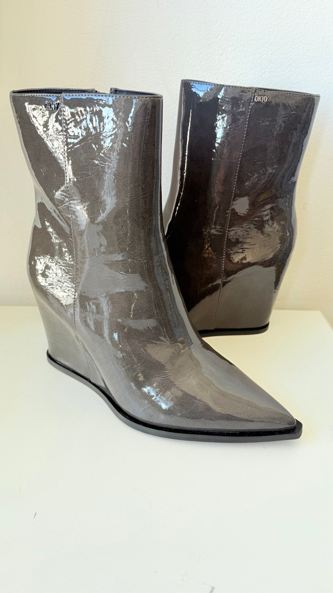 DKNY Beale Wedge Boots Iris Liquid Patent Charcoal Size 11 New in Box