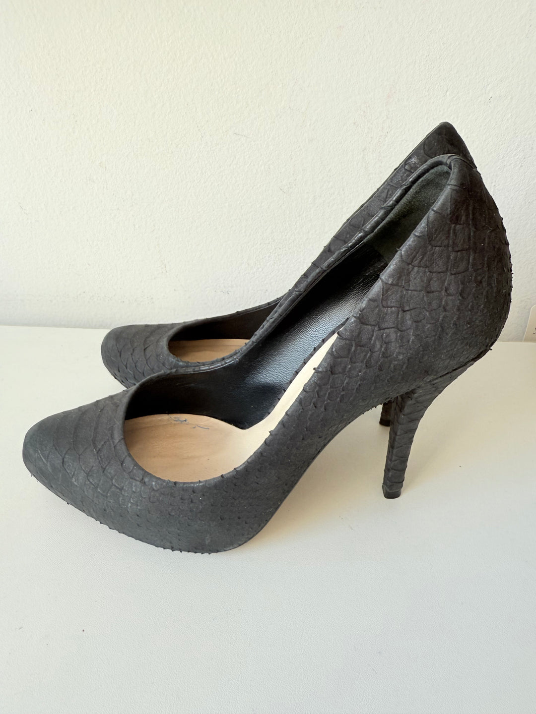 Christian Dior Black Vintage Snakeskin Pumps Size 36