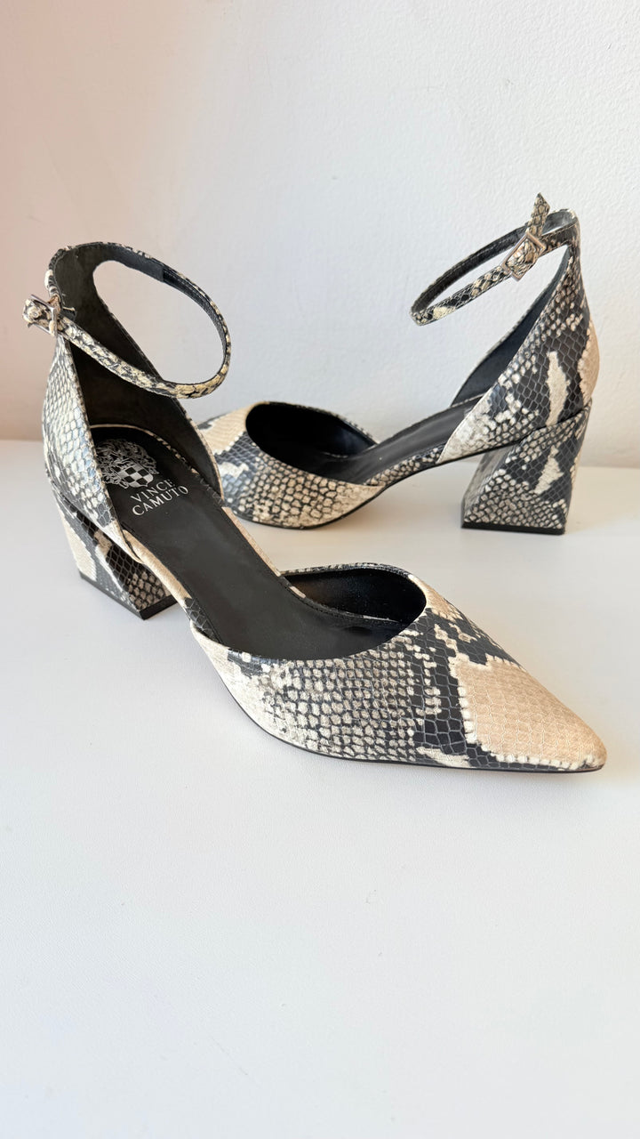 Vince Camuto Sorenn Pointed Toe Snake Pribt Pumps Size 10