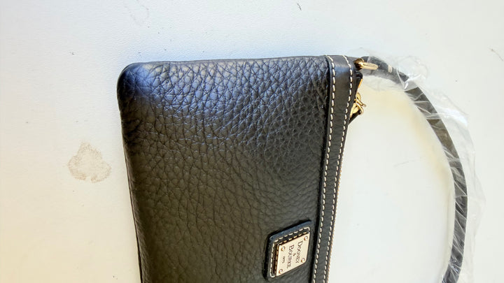 Dooney & Bourke Black Pebble Grain Large Slim Wristlet NWT