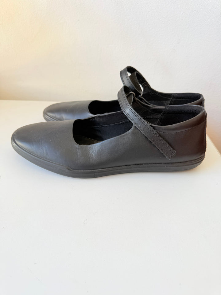 ECCO Simpil Mary Jane Black Leather Ballet Flats Size 10-10.5