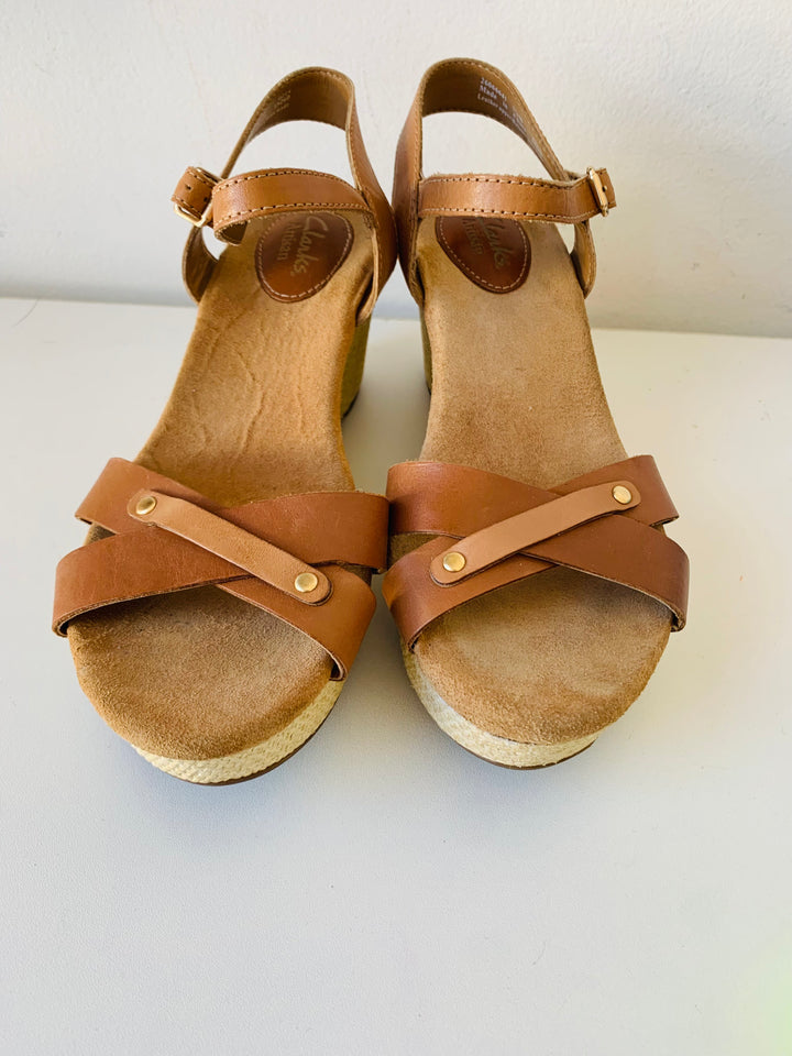 Clark’s Tan Leather Wedge Sandals Size 7.5