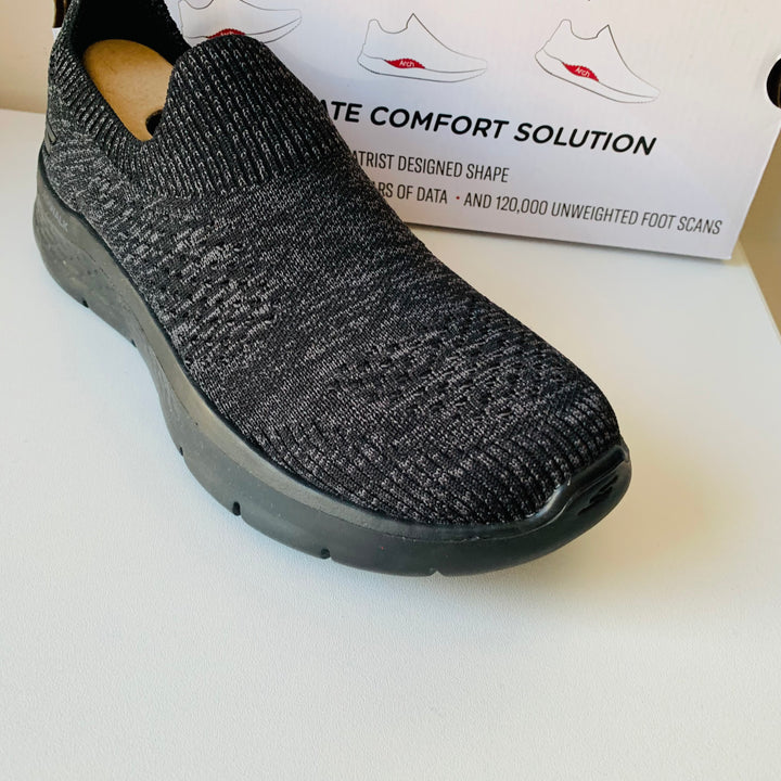 Skechers Black Arch Fit Washable Jasper Slip On Sneakers Size 7.5 Women’s New In Box