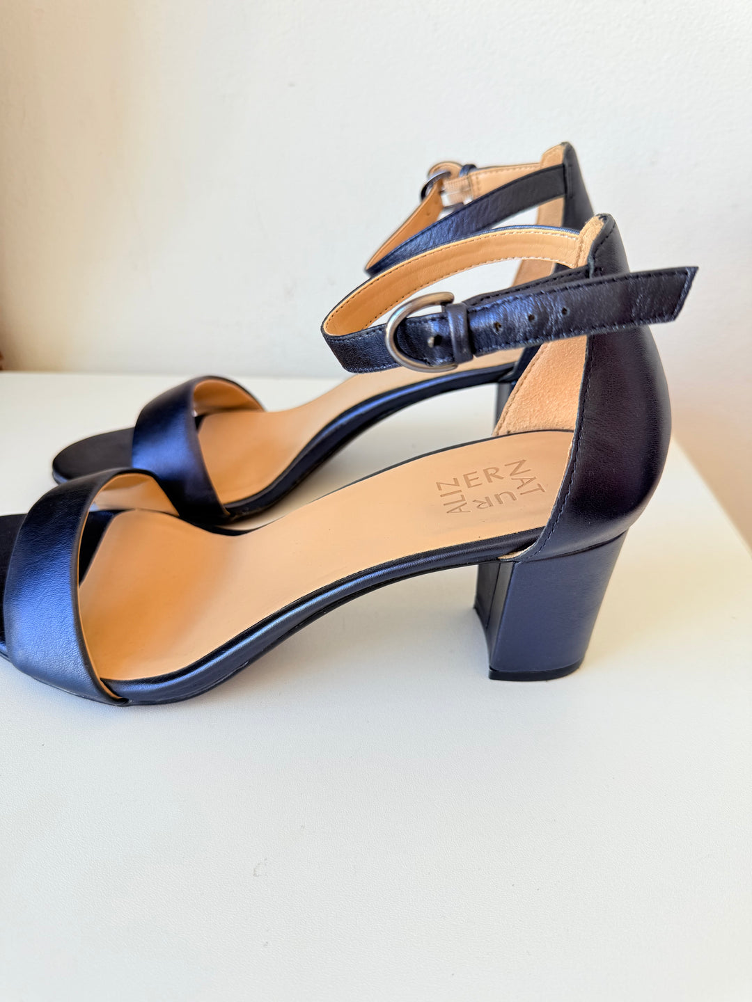 Naturalizer Blue Metallic Sandals Size 10