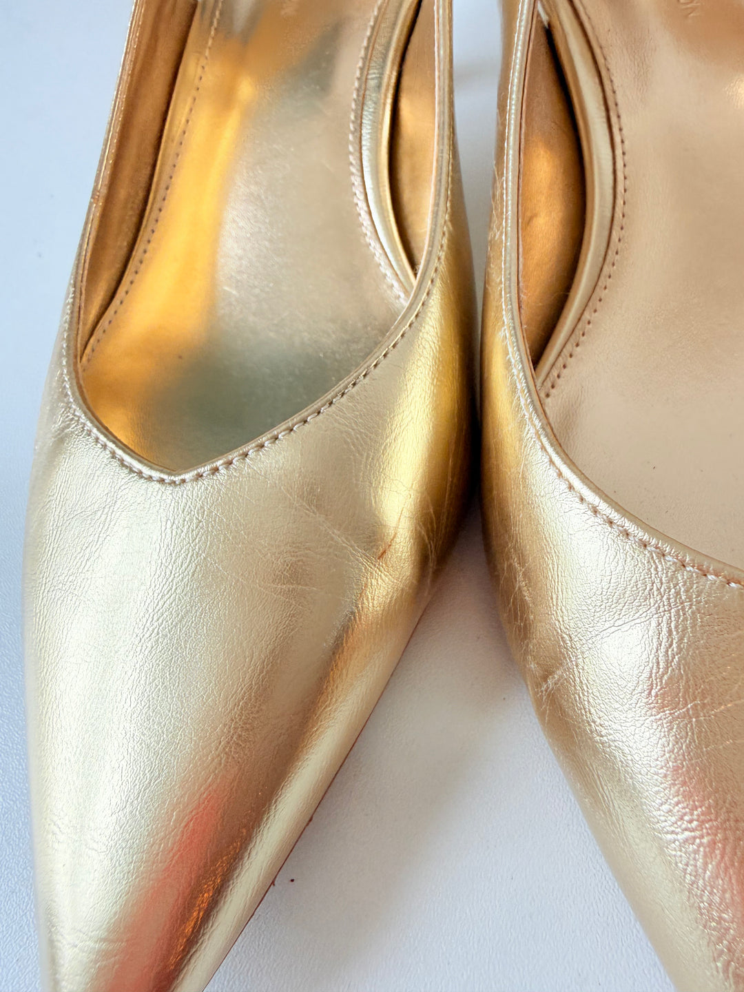 BCBGeneration Kayla Gold Mettalic Sling Back Kitten Heel Pumps Size 8