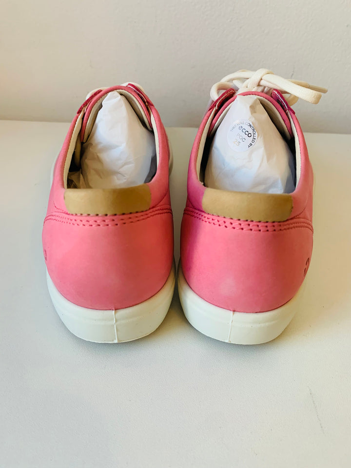 Ecco Soft 7 Women’s Bubble Gum Leather Sneaker Size 40 (US 9-9.5) New in Box