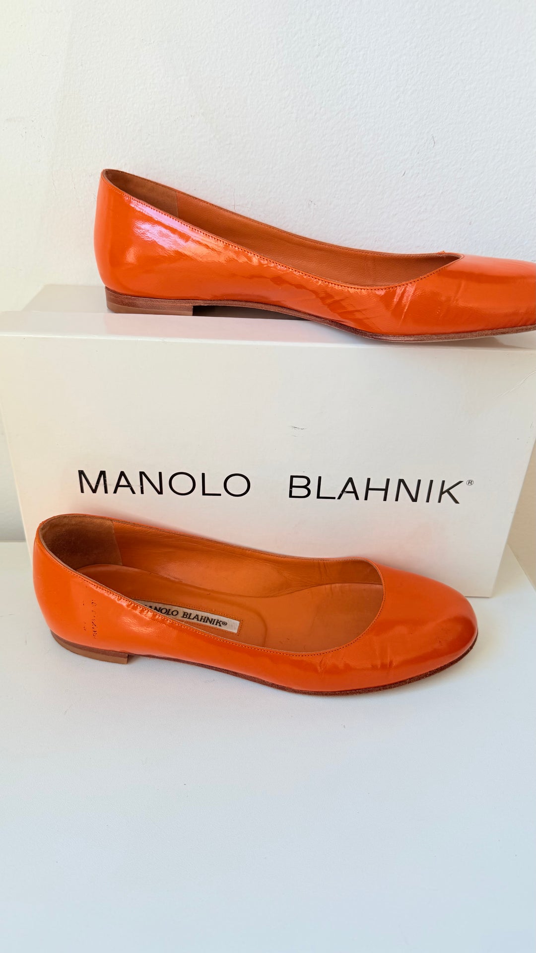 Manolo Blahnik Tere Patent Orange Flats Size 37