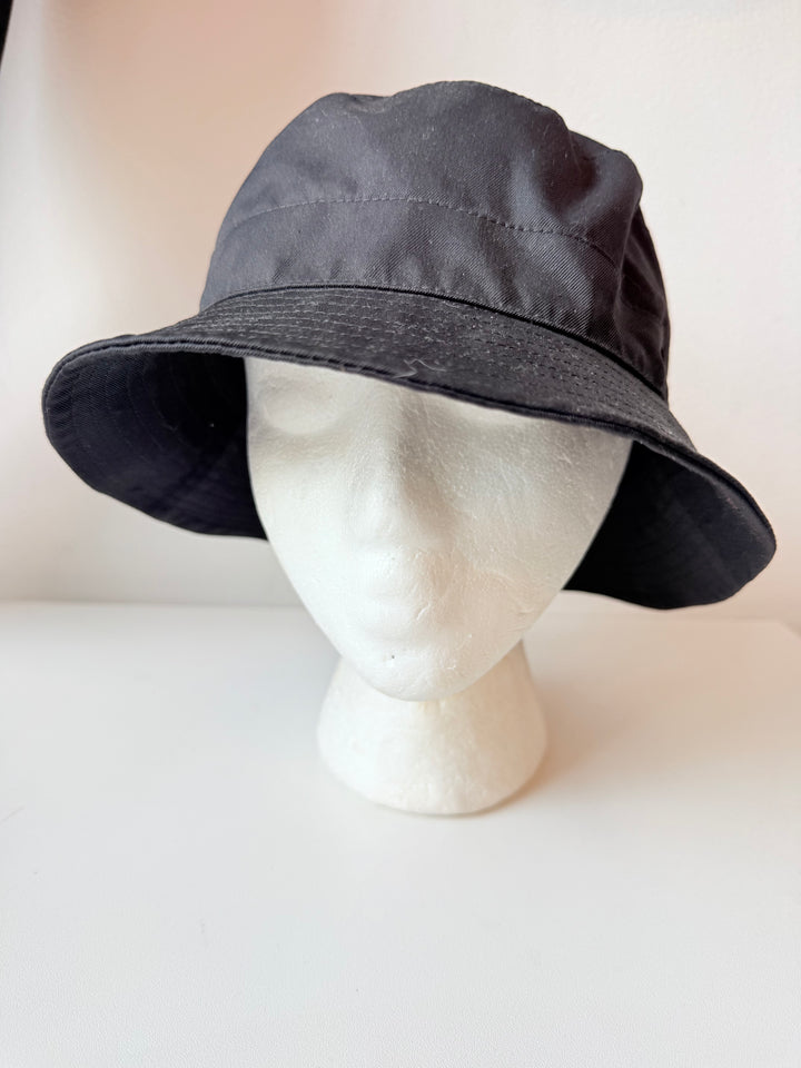 Burberry Black Bucket Hat Size Large