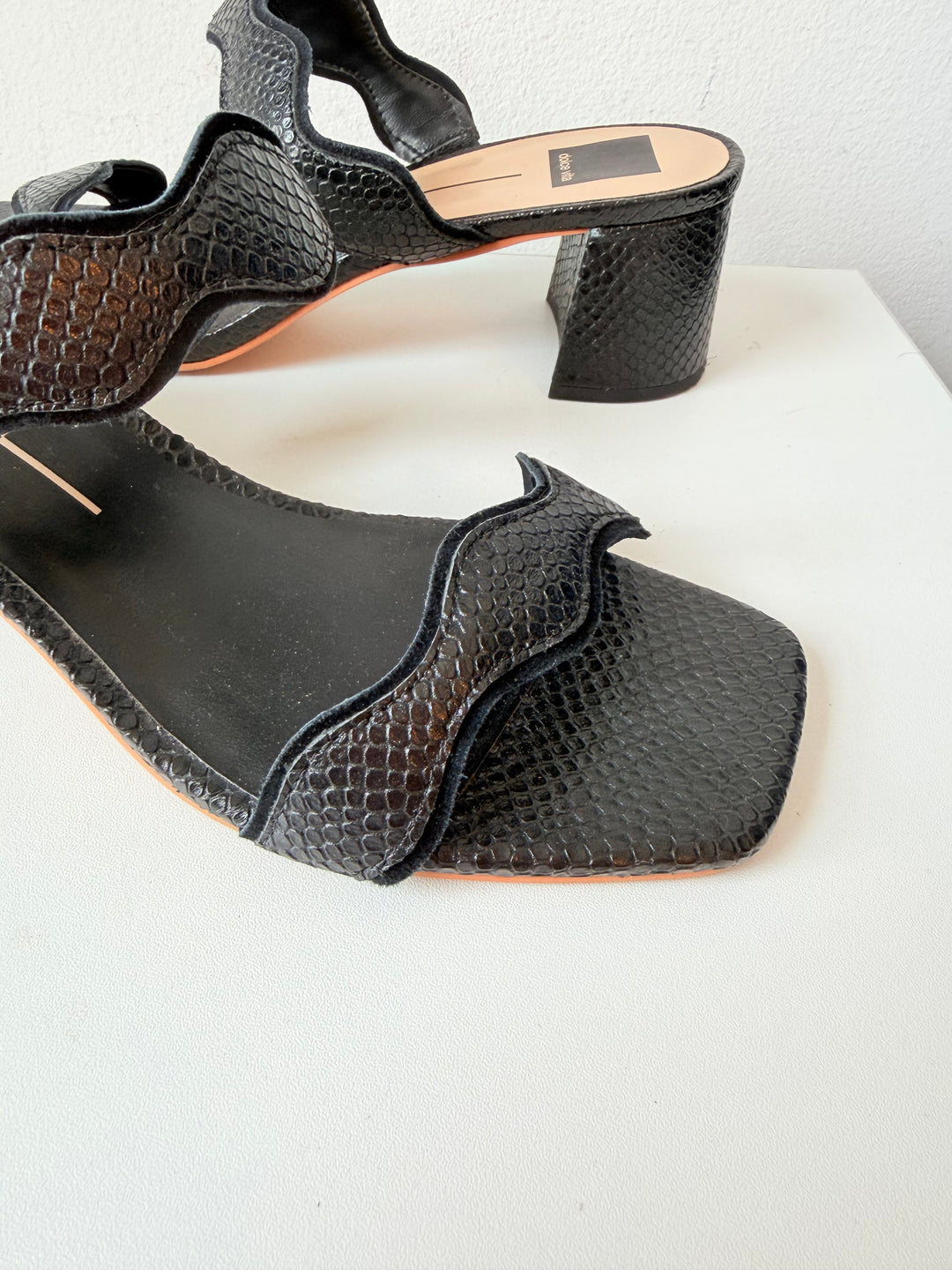 Dolce Vita Liva Black Wavy Strap Sandal Size 10