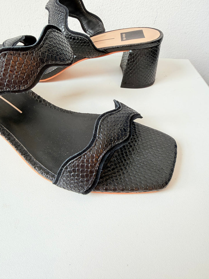 Dolce Vita Liva Black Wavy Strap Sandal Size 10