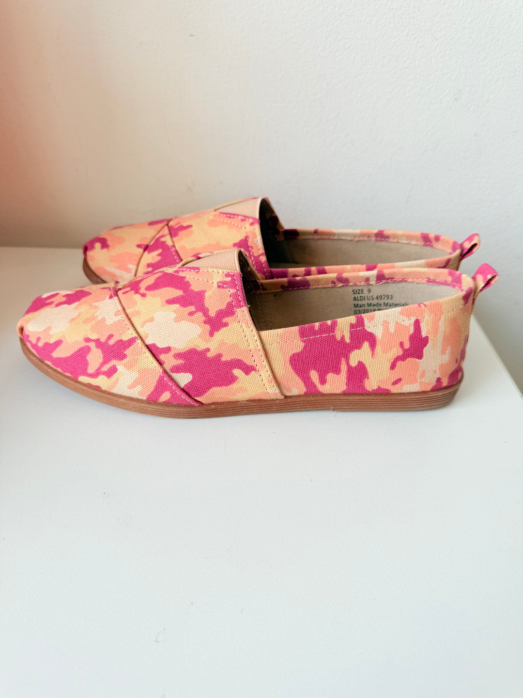 Serra PInk and Cream Slip on Shoes Size 9