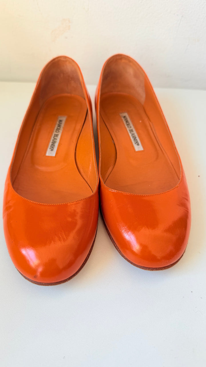 Manolo Blahnik Tere Patent Orange Flats Size 37