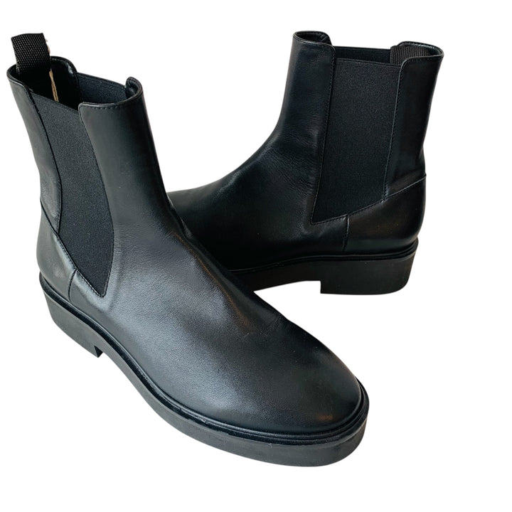 Stuart Weitzman Henley Chelsea Black Leather Ankle Boots Size 7