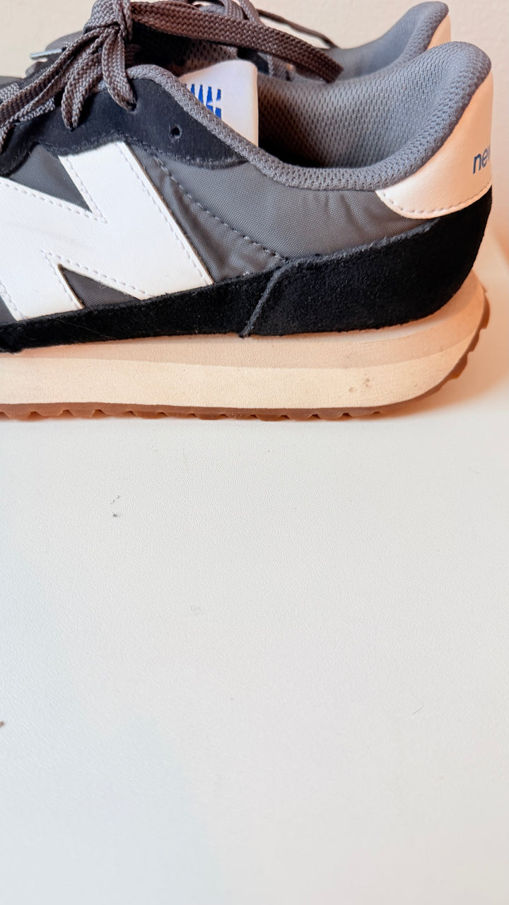 New Balance 237v1 Colorway Black/Magnet Sneakers Size 7.5 Women’s