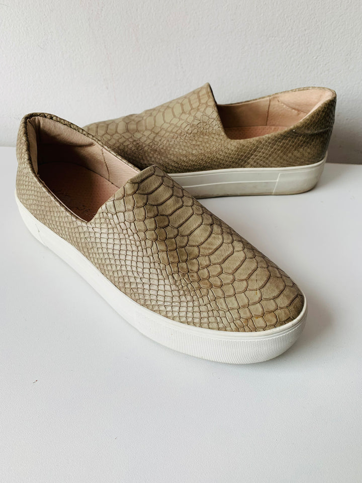 J Slides Ariana Slip On Snake Embossed Sneakers Size 7.5