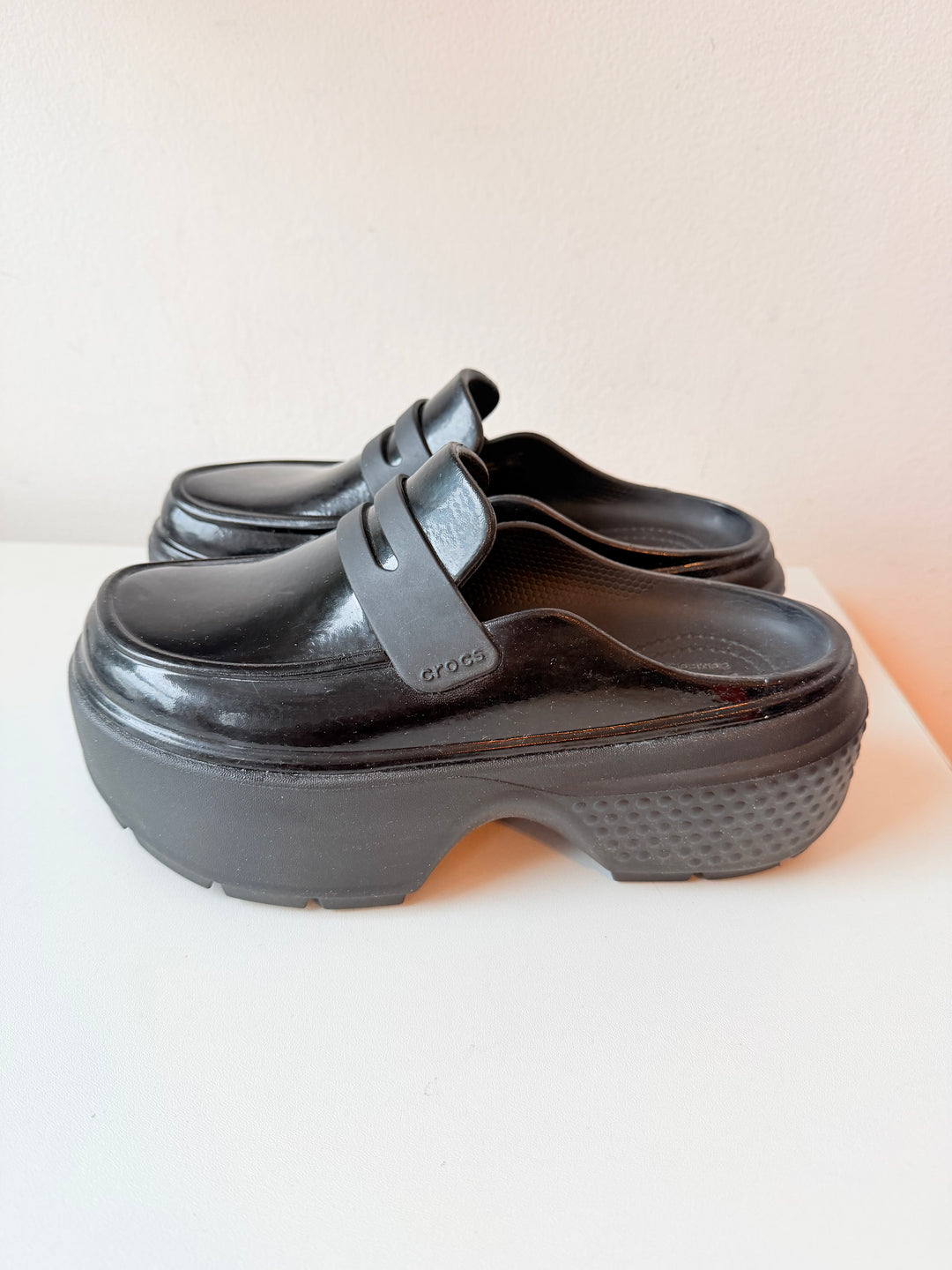 Croc’s Black Stomp High Loafer Size 6