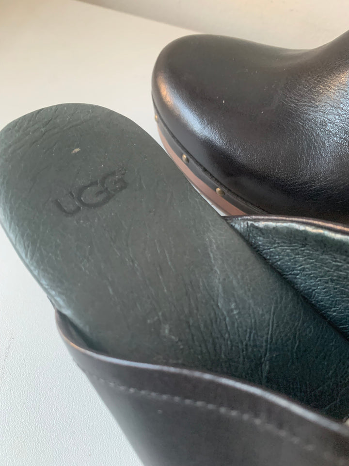 UGG Abbie 1951 Platform Studded Leather Clogs in Black Size 7