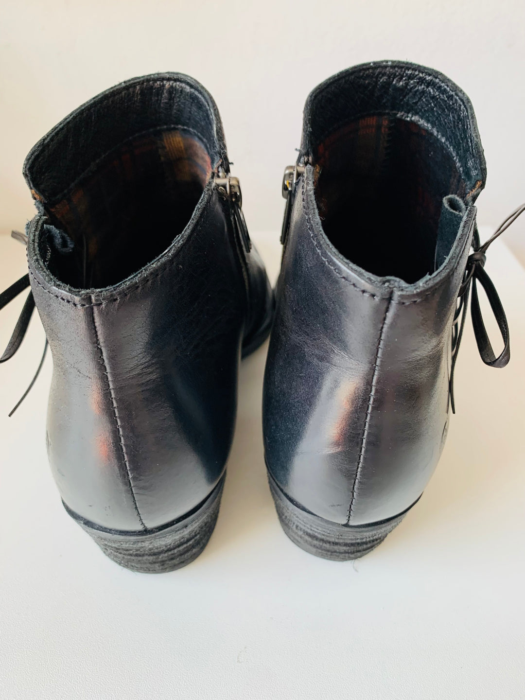 Born Bowlen Black Leather Ankle Bootie Size 9