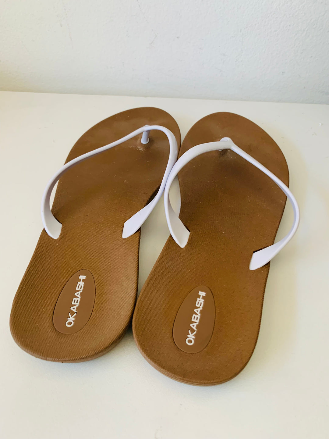Okabashi White Flip Flops Size 7