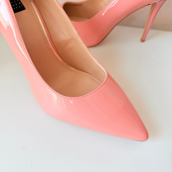 White House Black Market Olivia Antique Bloom Pumps Size 9 New