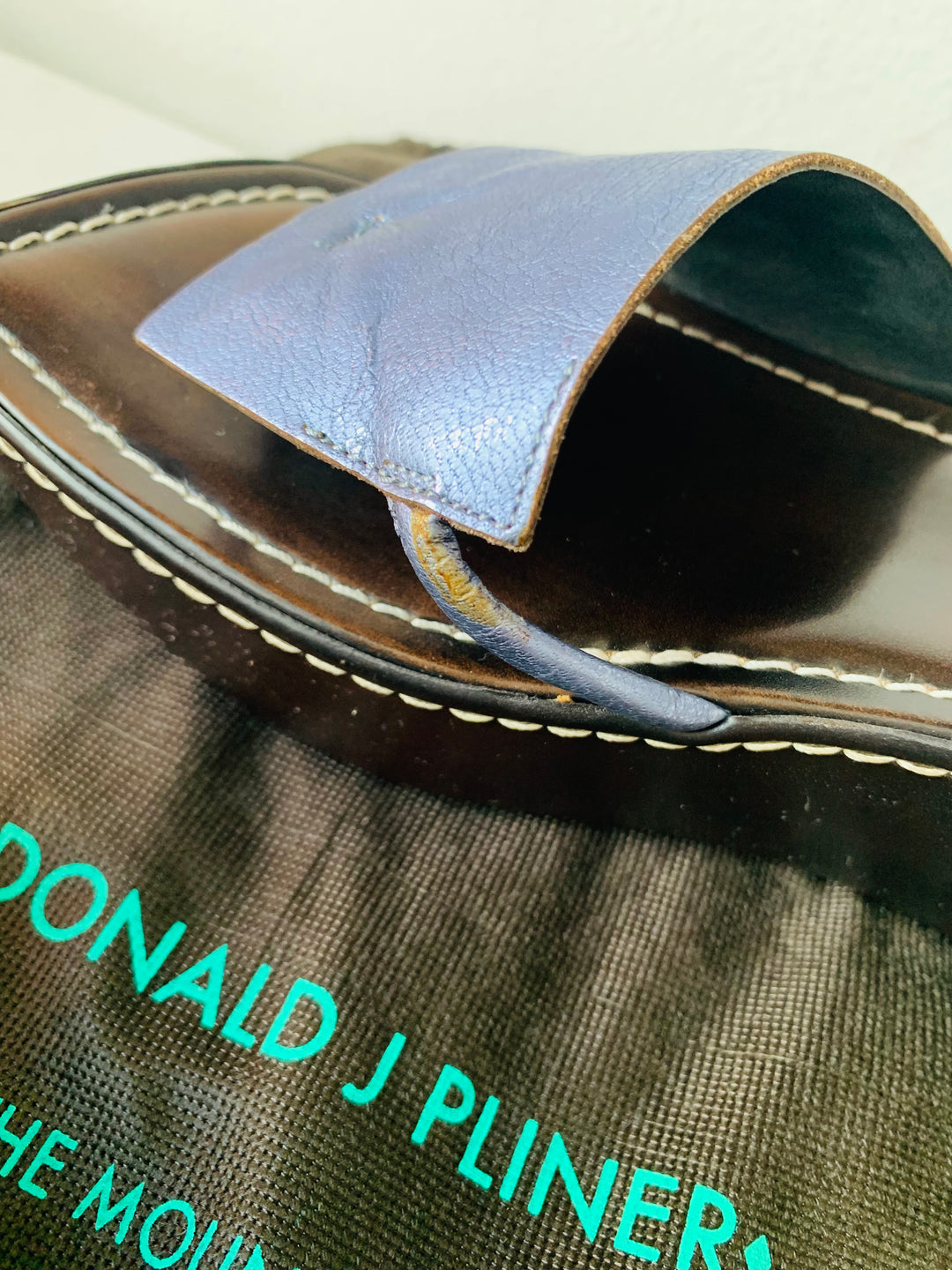 Donald Pliner Blue Metallic Leather Strao Wonens Sandals Size 8