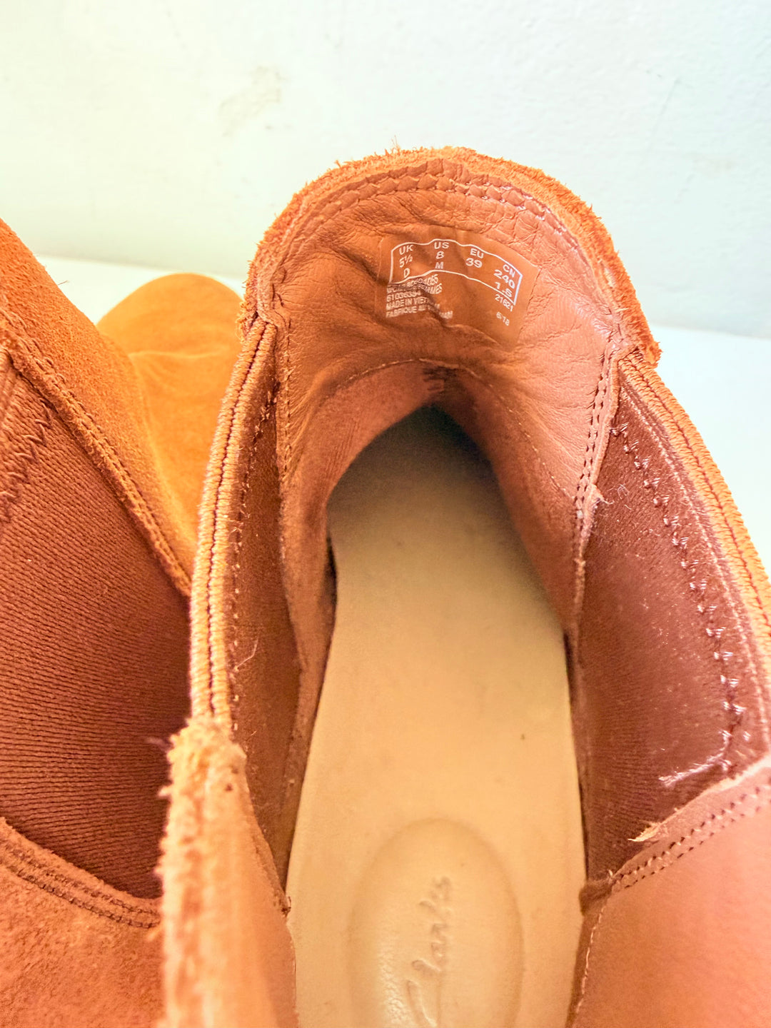 Clark’s Clarkdale Arlo Chelsea Boots In Tobacco/Tan Suede Size 8