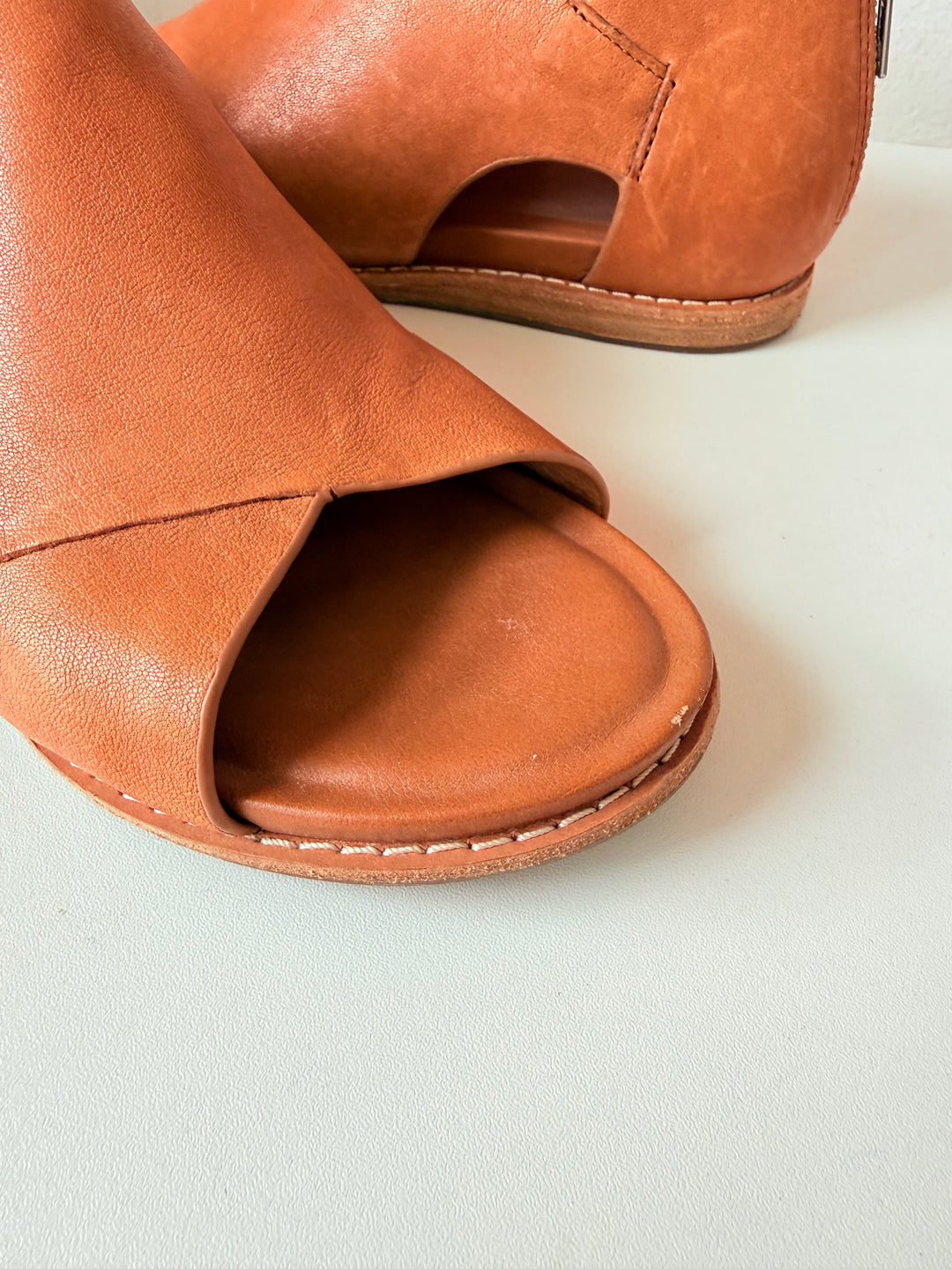 Sofft Evonne Leather Sandals Size 8 Color Luggage