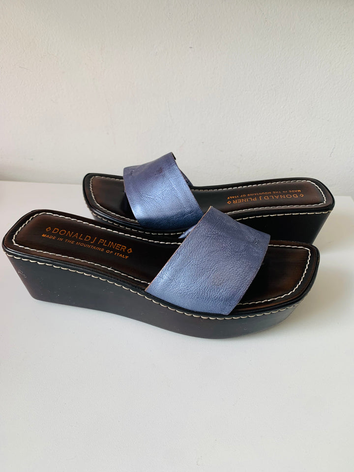 Donald Pliner Blue Metallic Leather Strao Wonens Sandals Size 8