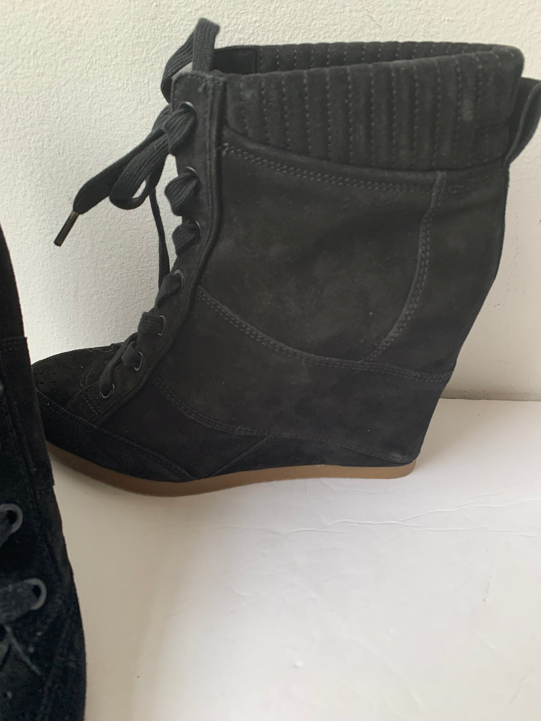 Veronica Beard Black Elissa Suede Wedge Sneaker Bootie Size 10