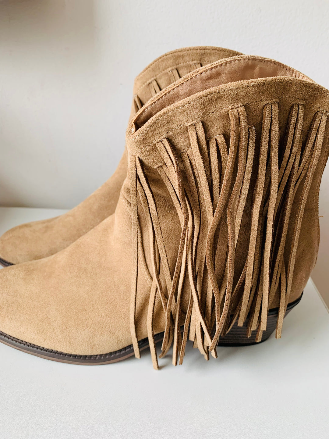 Wild Diva Light Brown Suede Fringe Boots Size 9