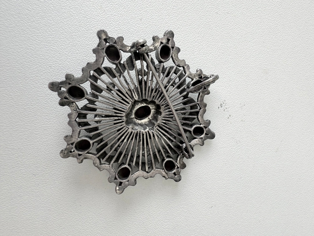 Vintage Rhinestone in Silver Brooch