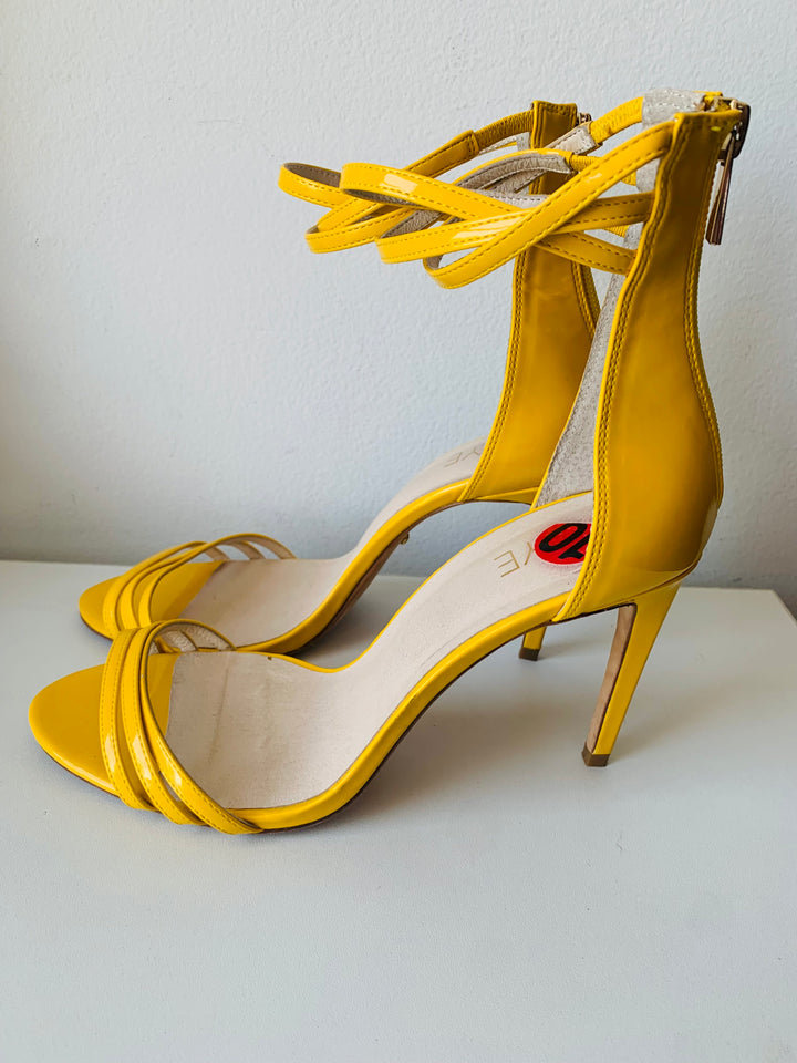 RAYE Yellow Patent Strappy Sandal Pump Size 10