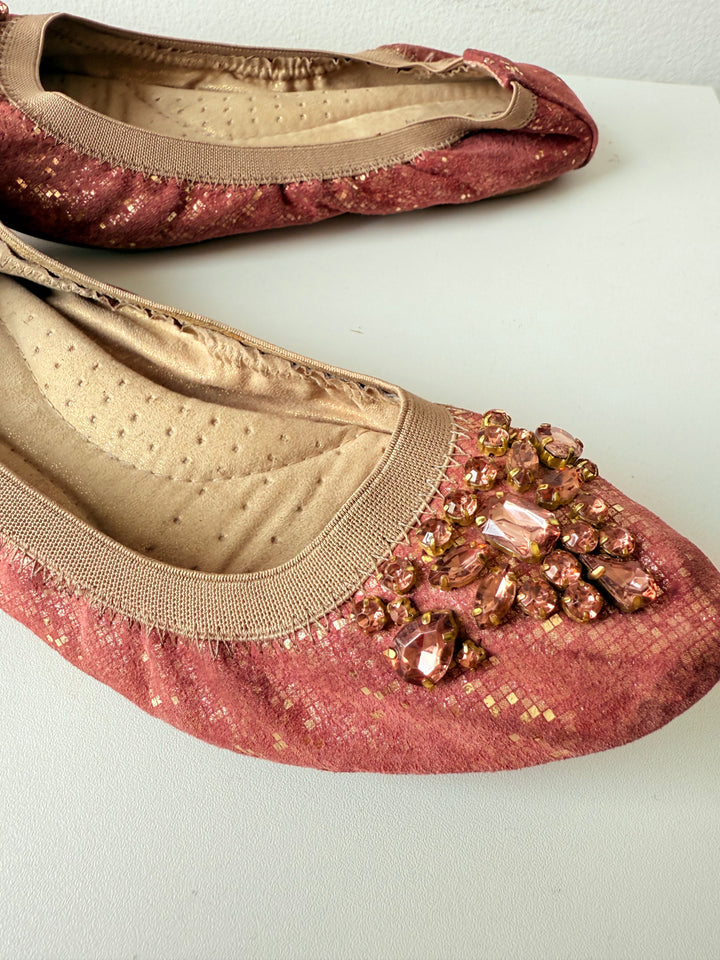 White Mountain Carella Rhinestone Embellised Ballet Flats In Mauve & Gold Size 10