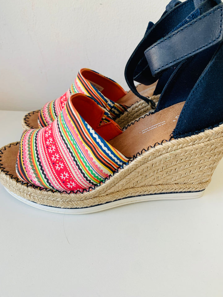 Tom’s Marisol Tapestry Multi Colored Wedge Women’s Size 8.5