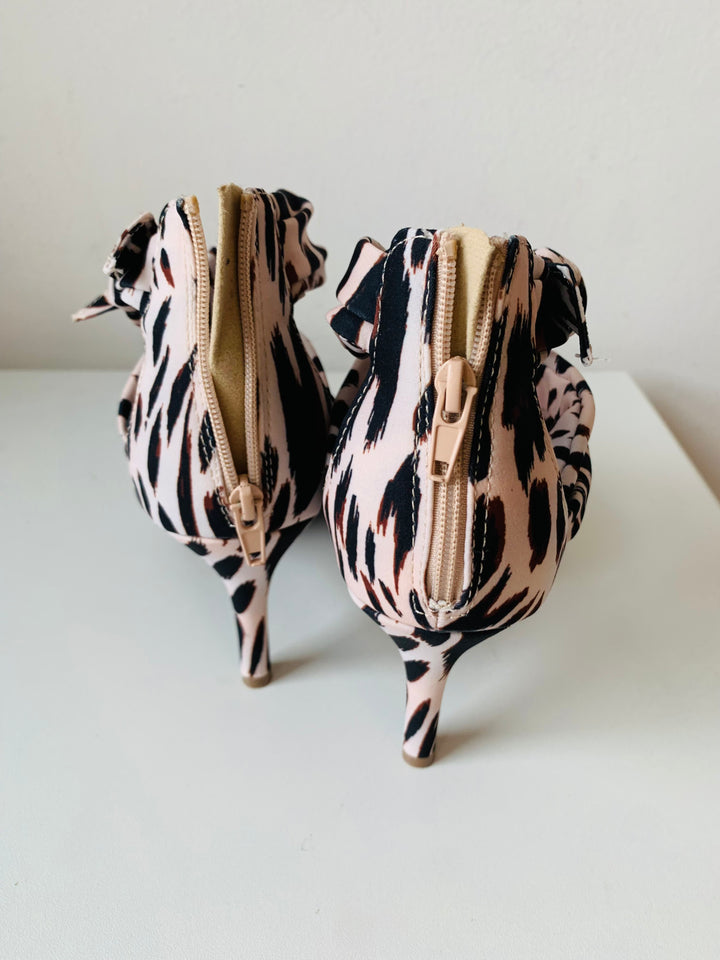 Impo Tristan Sandal In Animal Print Size 8 New