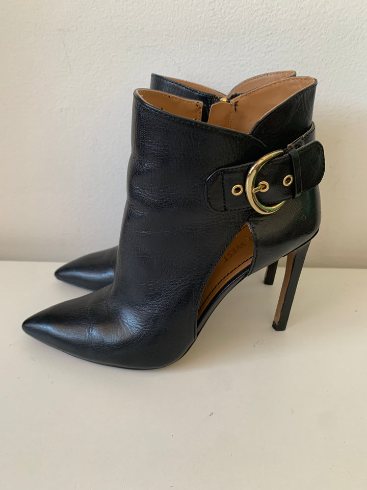 Nine West Tricia Cut Out Black Leather Heeled Boot Size 7.5