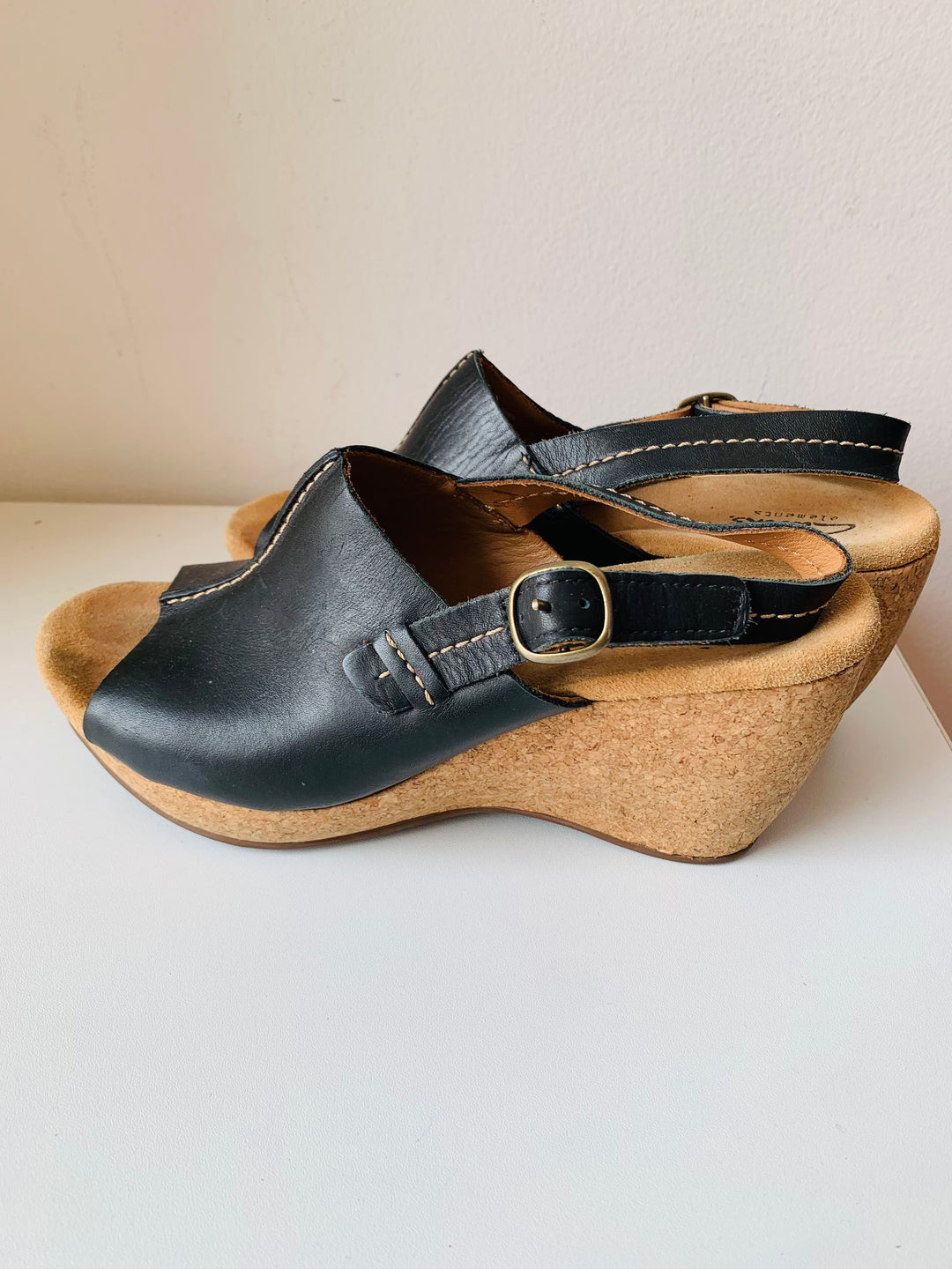 Clark’s Elements Black Leather and Cork Platform Sandals Size 8
