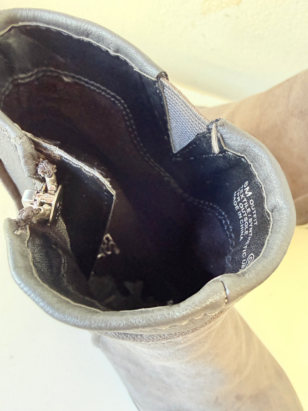 Aerosoles Allowance Gray Faux Suede Wedge Boots Size 6