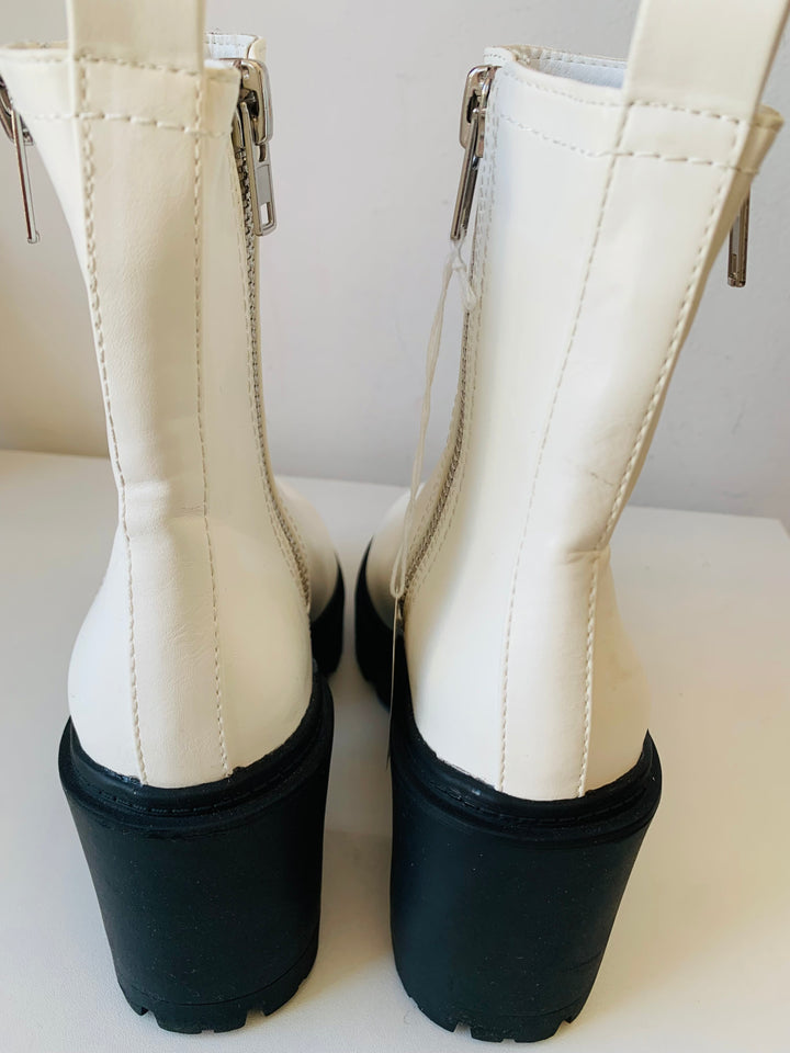 Urban Outfitters White Heeled Chunky Boots Size 7