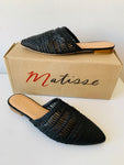 Matisse Genevieve XOXO Black Leather Woven Mules Size 8