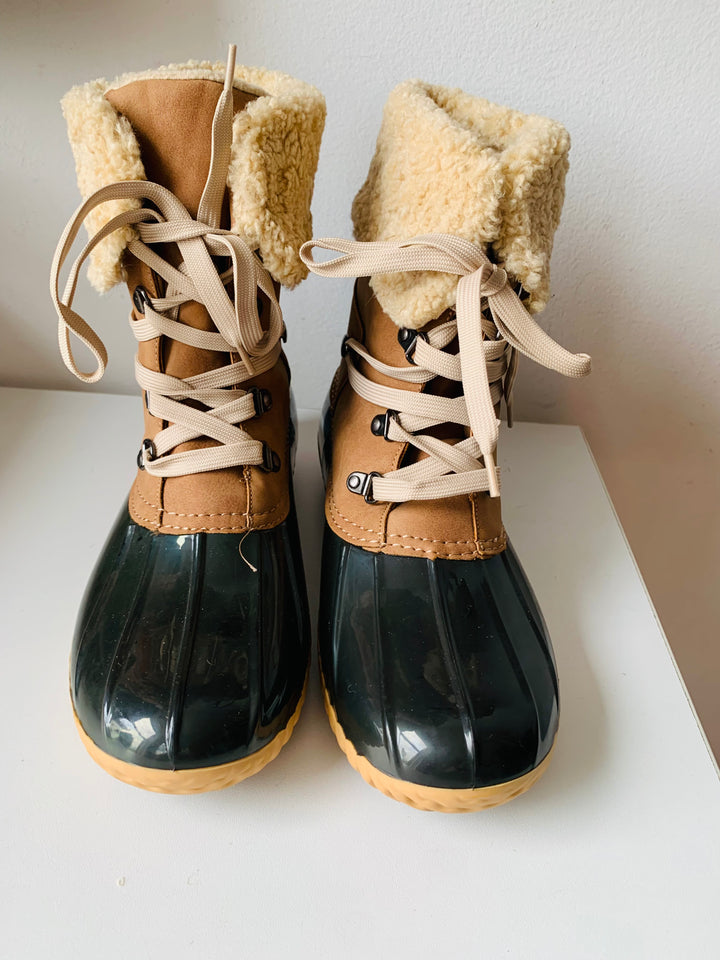 Dolce Vita Rubber & Faux Fur Boots Size 10