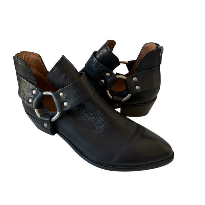 Frye Black Leather Ray Harness Back Zip Booties Size 7
