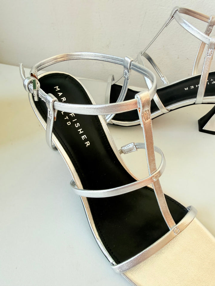 Marc Fisher Dennie Strappy Leather Dress Sandal In Metallic Silver Size 10 NIB