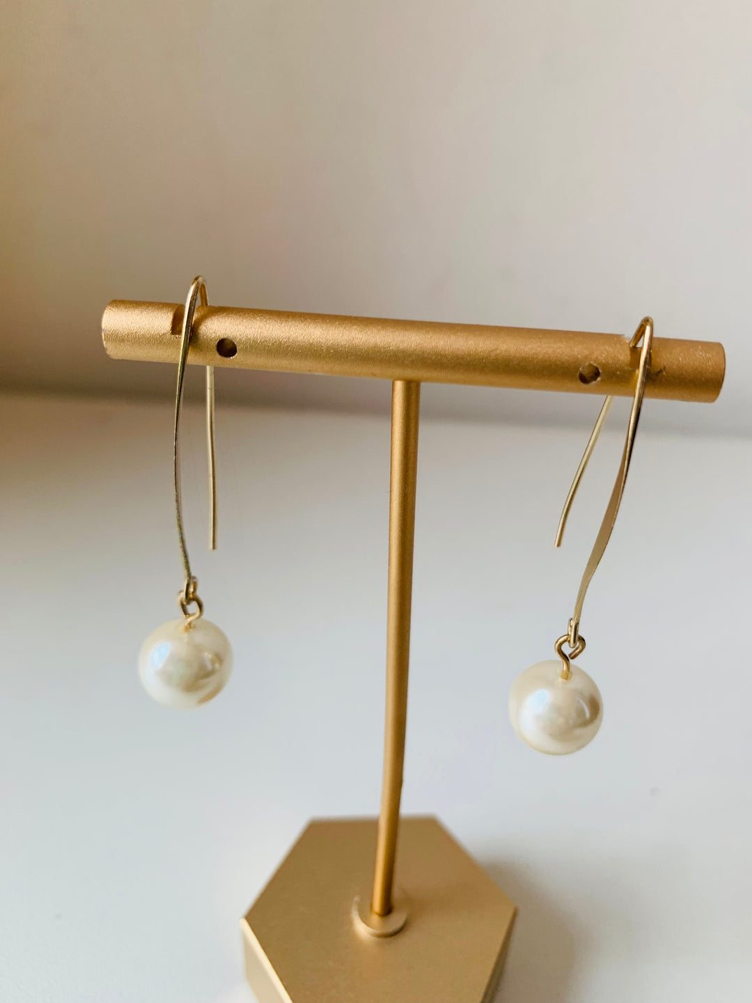 Faux Pearl Dropped Pierced Earrings