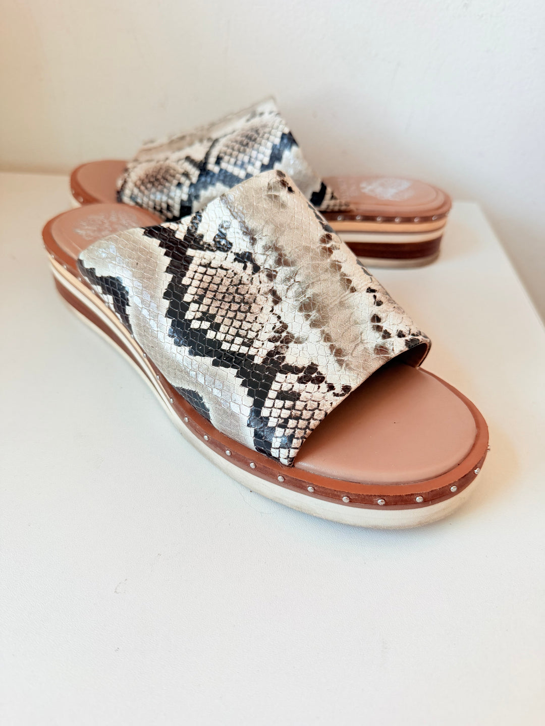 Vince Camuto Women’s Meralda Wedge Slide Sandals Sise 8